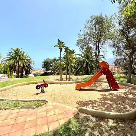 Con Gran Terraza Y Piscina Climatizada Λος Ρεαλέχος