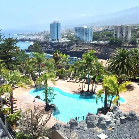 Con Gran Terraza Y Piscina Climatizada
