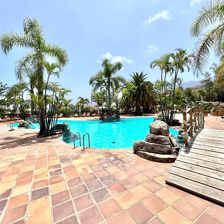 Con Gran Terraza Y Piscina Climatizada *