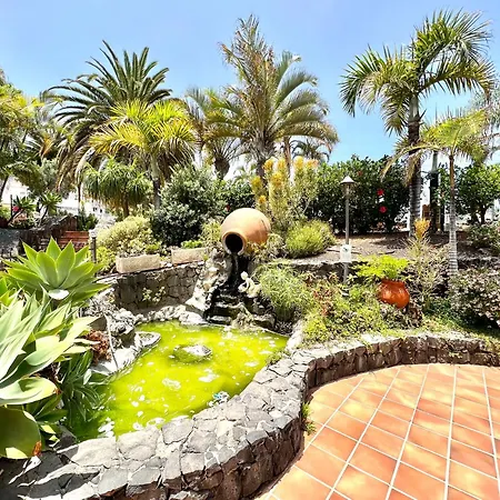 Con Gran Terraza Y Piscina Climatizada