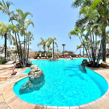 Con Gran Terraza Y Piscina Climatizada *