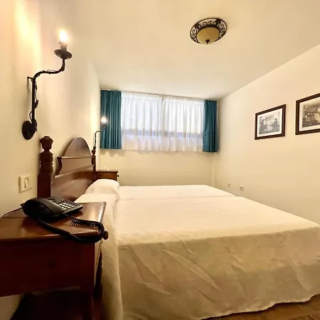 Con Gran Terraza Y Piscina Climatizada Апартаменты